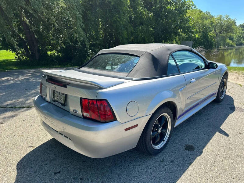 2000 Ford Mustang