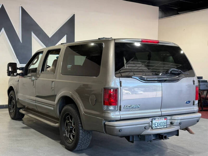 2004 Ford Excursion Limited