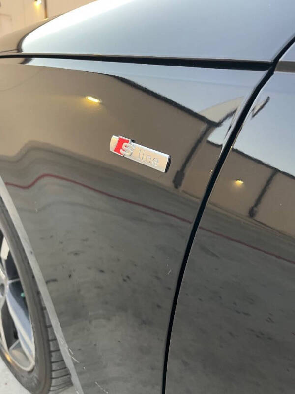 2017 Audi A4 2.0T quattro Prestige