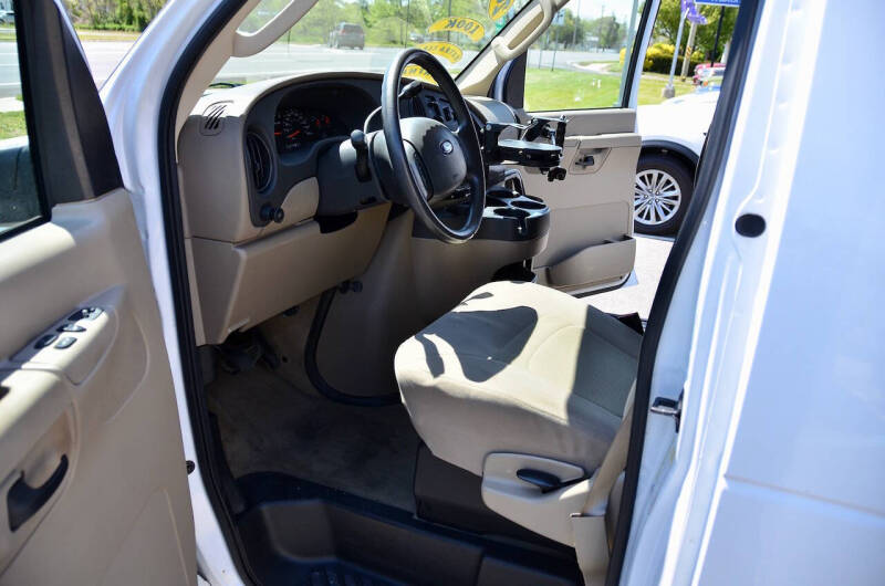 2008 Ford E-Series E-150 XLT
