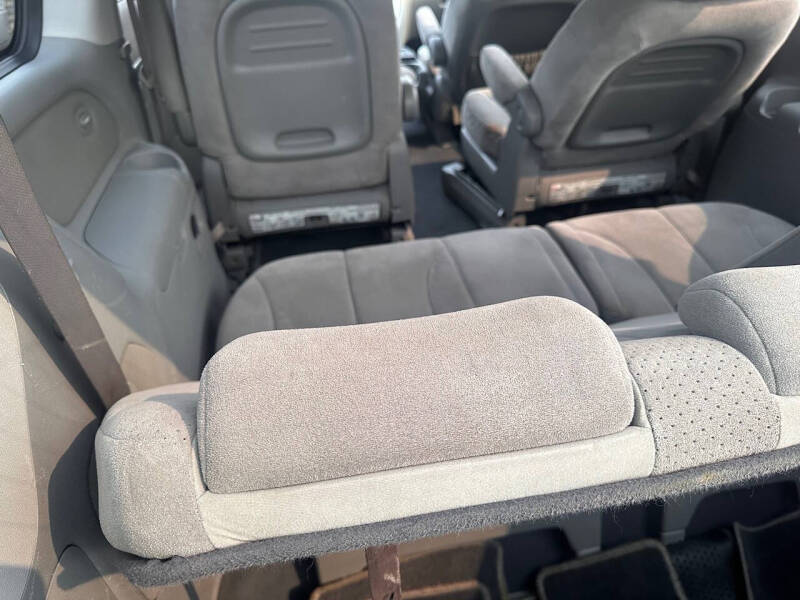 2008 Hyundai Entourage GLS