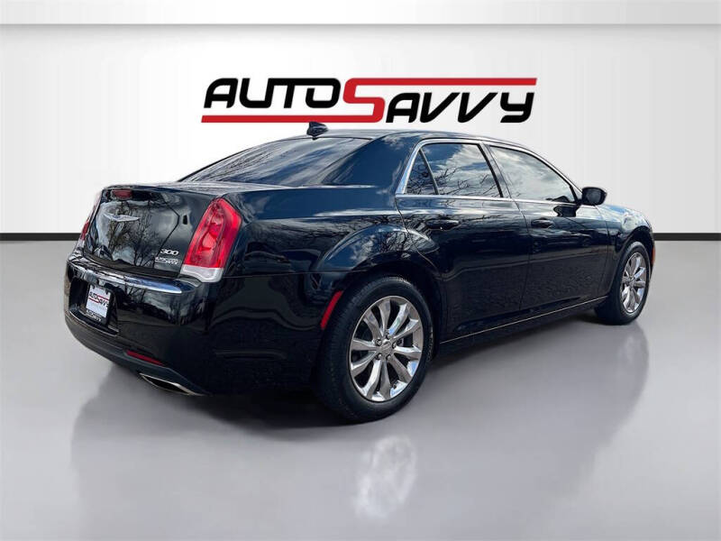 2022 Chrysler 300 Touring