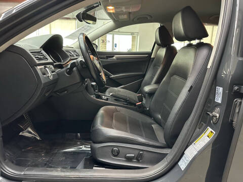 2017 Volkswagen Passat 1.8T R-Line