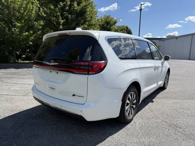 2022 Chrysler Pacifica Hybrid Touring L