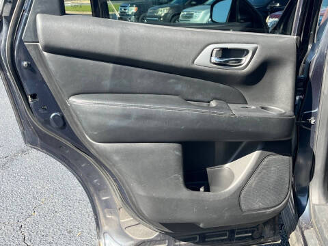 2016 Nissan Pathfinder SV
