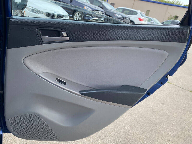 2016 Hyundai Accent SE