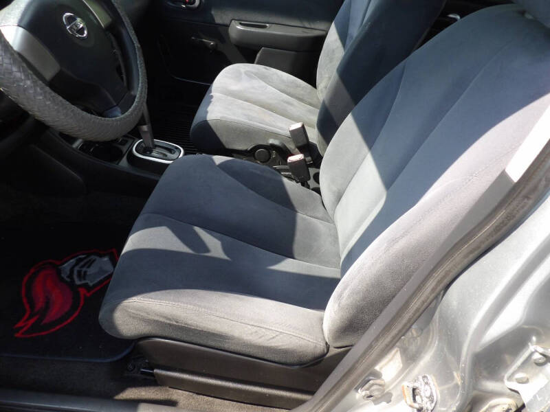2009 Nissan Versa 1.8 S