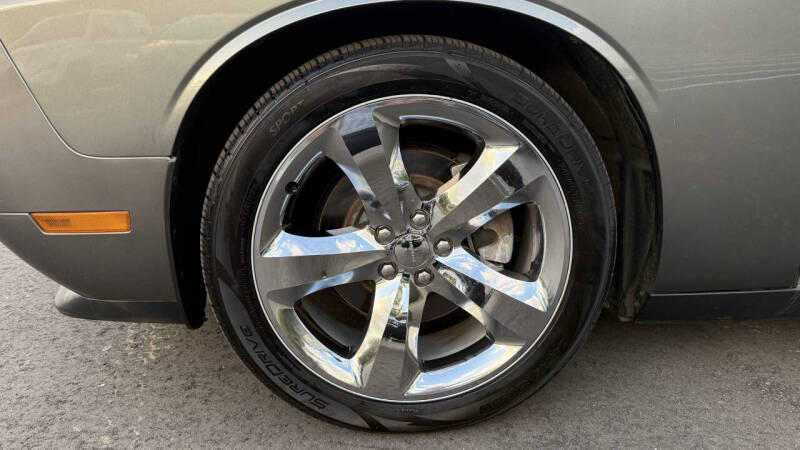 2012 Dodge Challenger R/T Plus