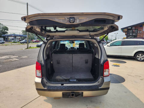 2005 Nissan Pathfinder LE