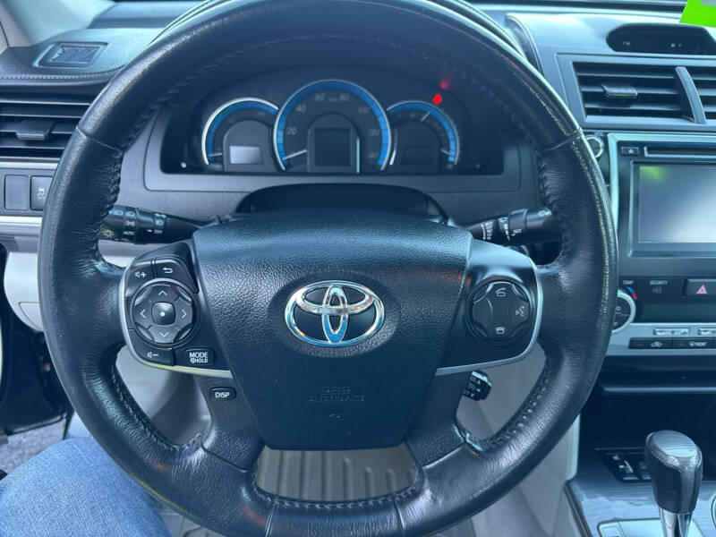 2012 Toyota Camry Hybrid XLE
