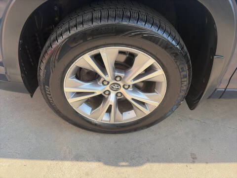2016 Toyota Highlander LE