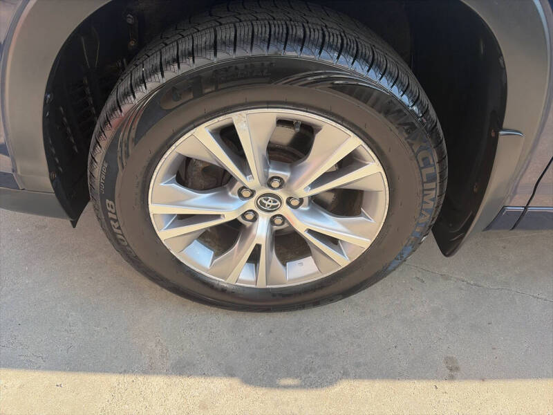 2016 Toyota Highlander LE