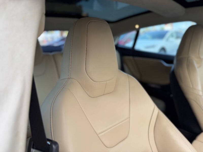 2016 Tesla Model S 90D