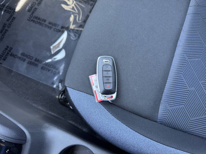 2025 Nissan Versa SV