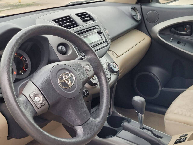 2012 Toyota RAV4 Base photo 9