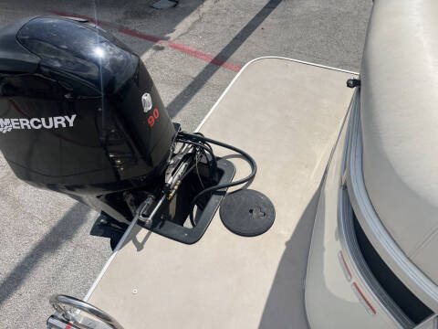 2011 Sun Tracker Regency Party Barge 22