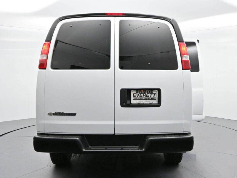 2023 Chevrolet Express 2500