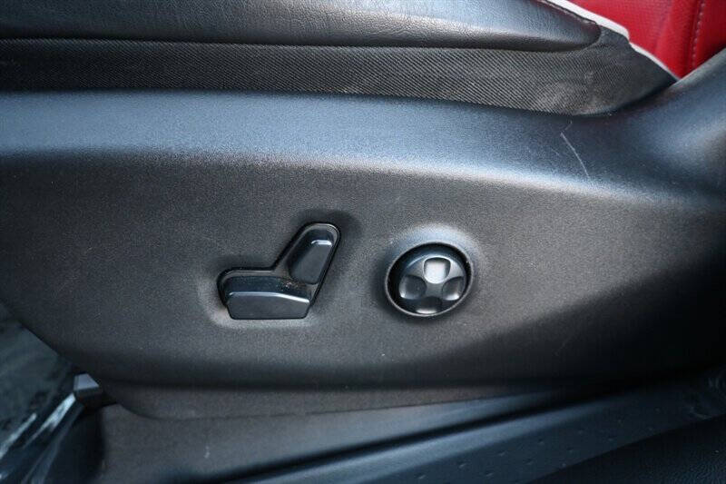 2020 Chrysler Pacifica Hybrid Limited Red S