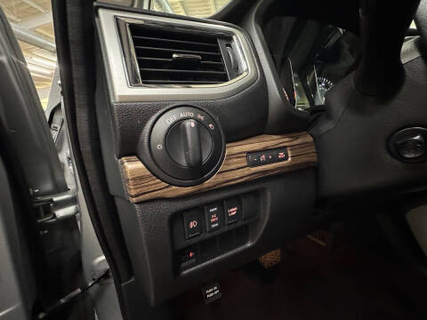 2017 Nissan Titan XD SL