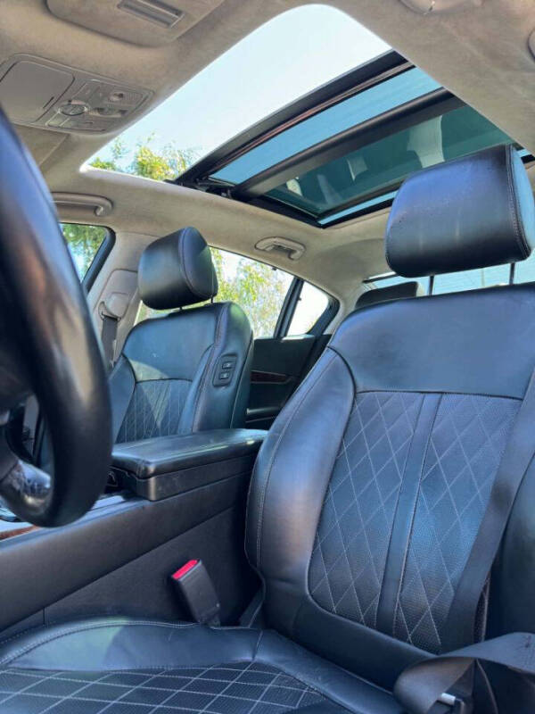 2017 Kia K900 Luxury V8