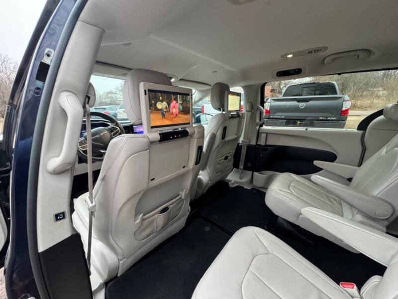 2017 Chrysler Pacifica Touring-L Plus