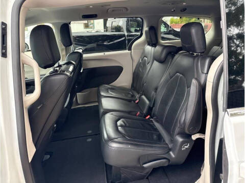 2017 Chrysler Pacifica Touring-L Plus