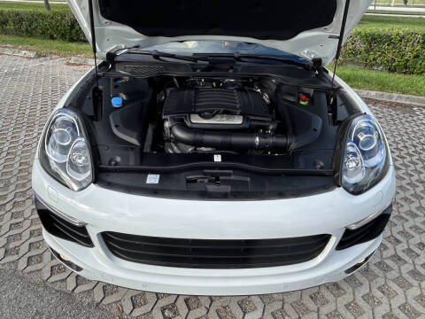 2017 Porsche Cayenne Platinum Edition