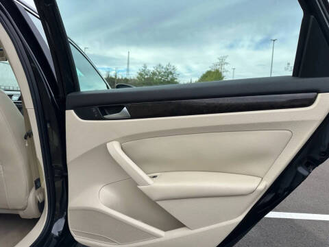 2015 Volkswagen Passat 1.8T SEL Premium