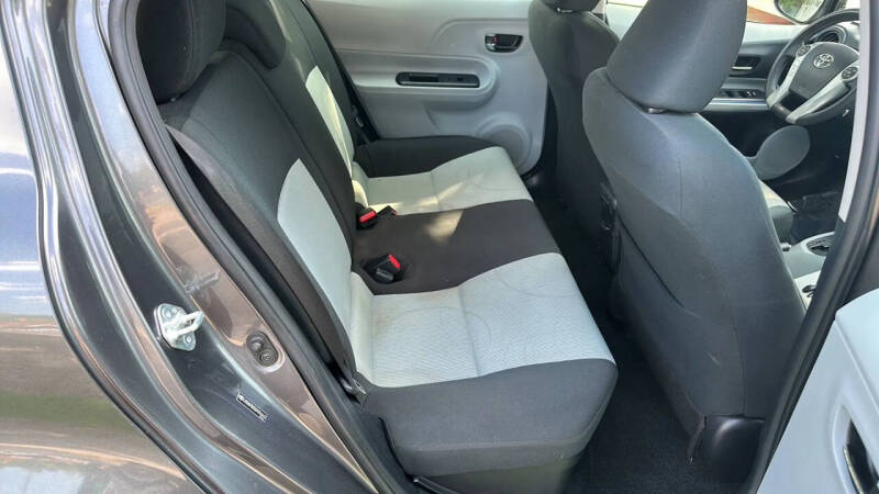 2013 Toyota Prius c