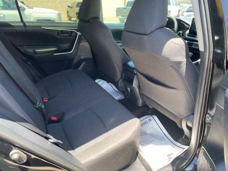 2019 Toyota RAV4 LE