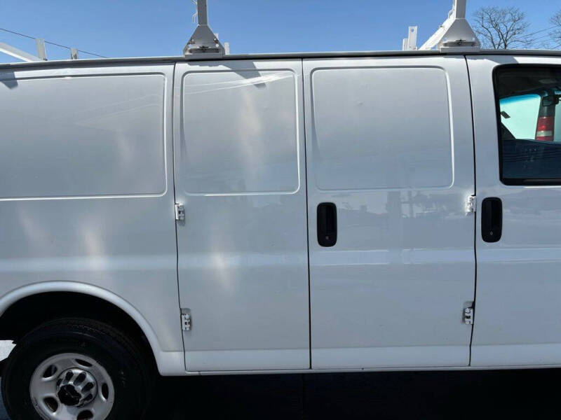2015 Chevrolet Express Cargo Work Van - Photo 9