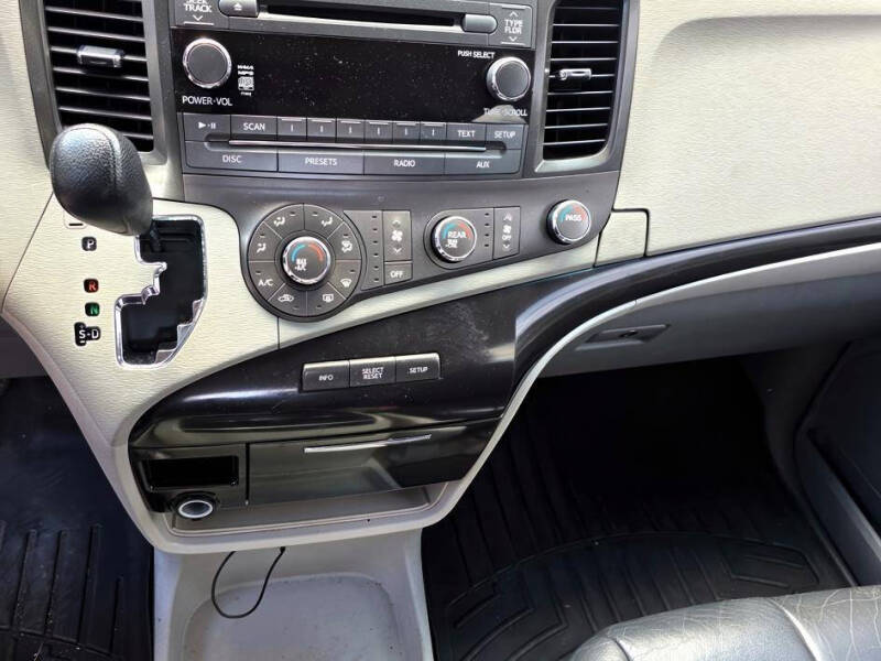 2011 Toyota Sienna