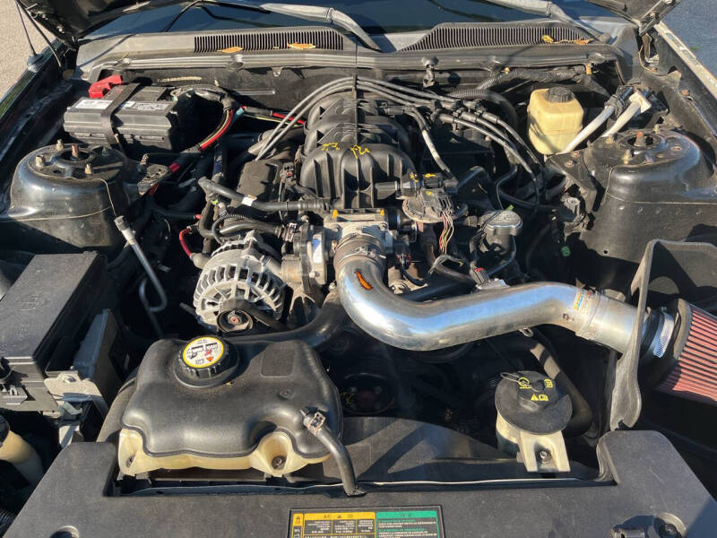 2006 Ford Mustang V6 Standard