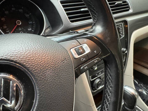 2017 Volkswagen Passat 1.8T R-Line