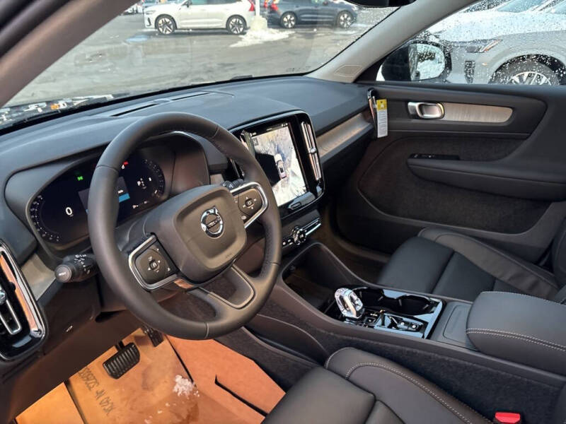 2026 Volvo XC40 B5 Plus