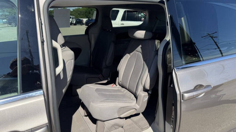 2017 Chrysler Pacifica LX