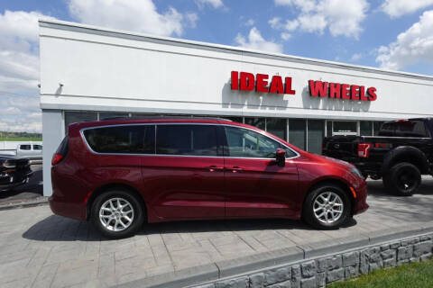2021 Chrysler Voyager for sale at Ideal Wheels in Sioux City IA