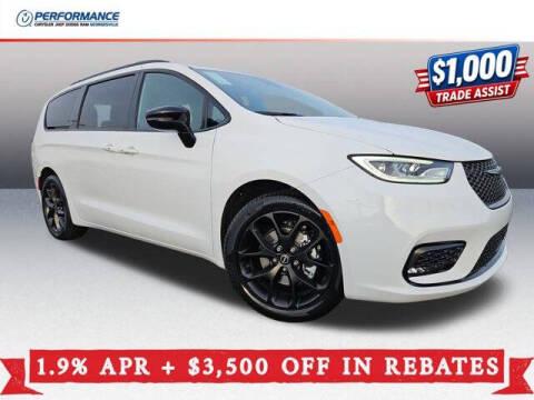 2026 Chrysler Pacifica Select