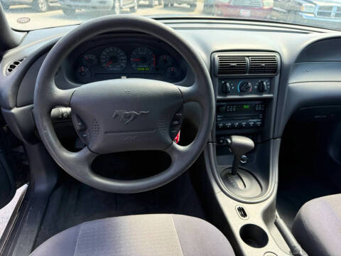 2004 Ford Mustang