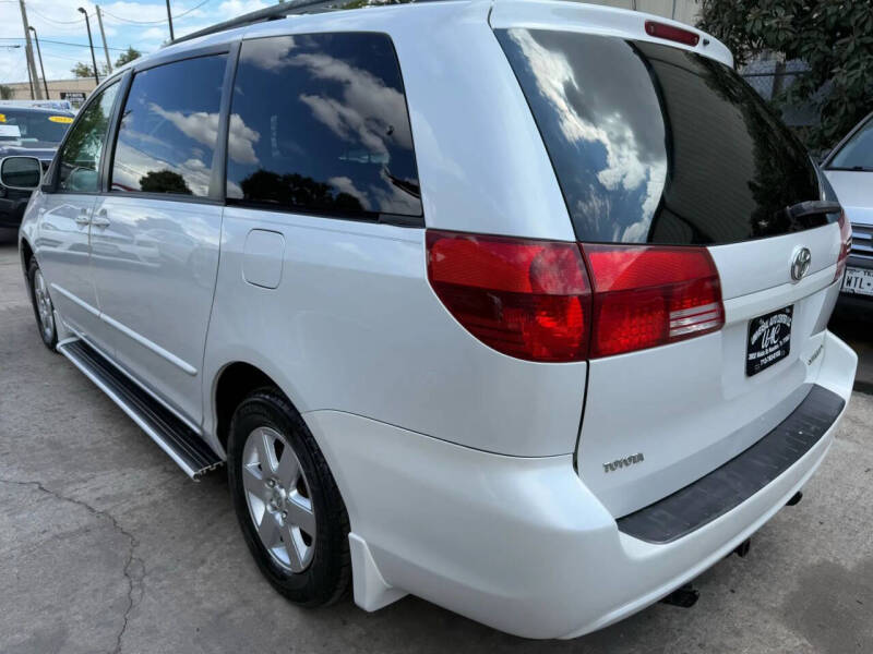 2004 Toyota Sienna XLE Limited 7 Passenger