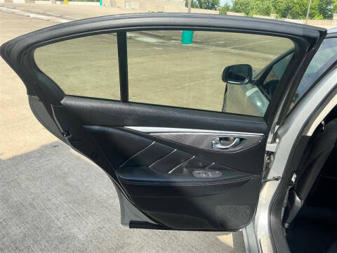 2015 Infiniti Q50