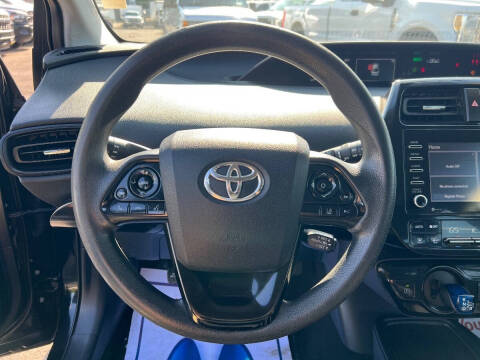 2022 Toyota Prius LE