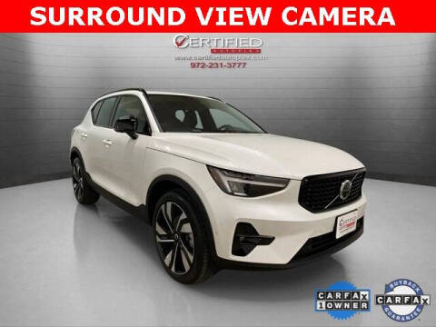 2025 Volvo XC40 B5 Plus Dark Theme