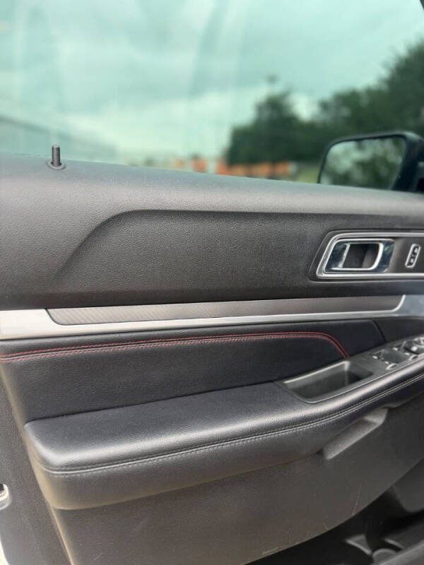 2016 Ford Explorer Sport