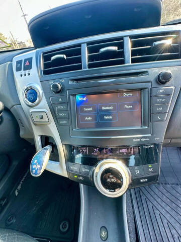 2012 Toyota Prius v Three