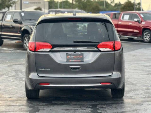 2020 Chrysler Voyager LX