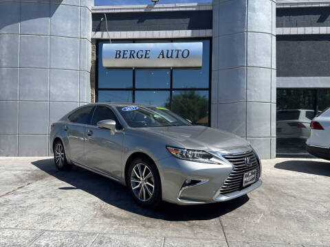 2017 Lexus ES 300h