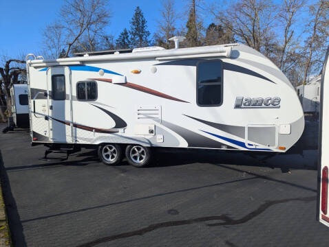 2015 Lance 1995 / 23ft