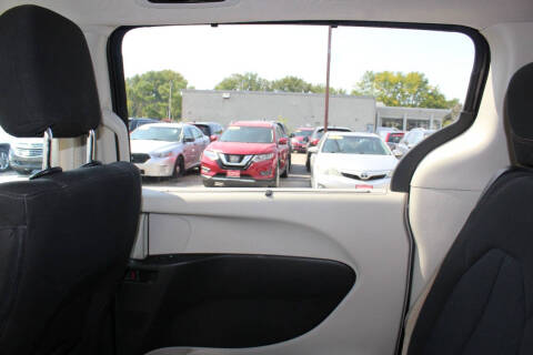 2017 Chrysler Pacifica Touring-L