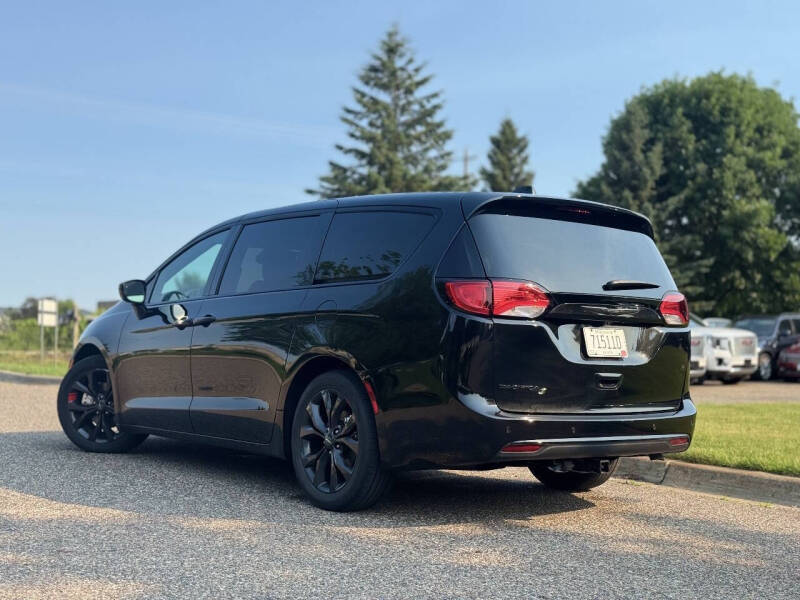 2020 Chrysler Pacifica Touring